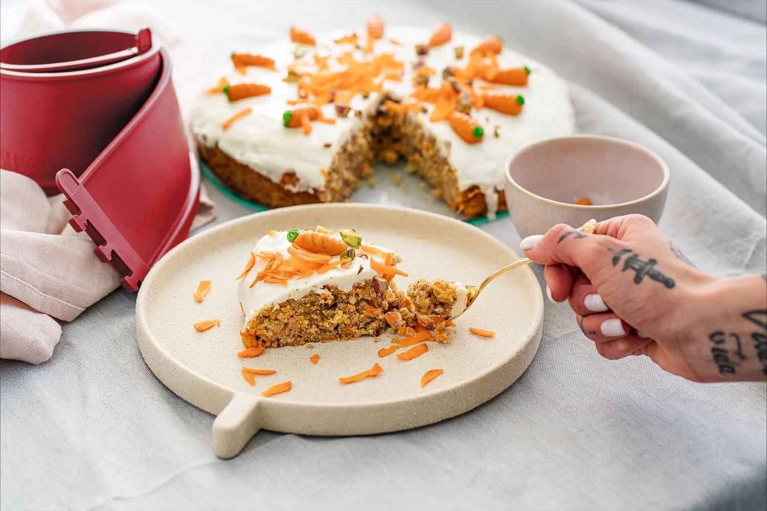 Saftiger Karottenkuchen mit Frischkäsecreme