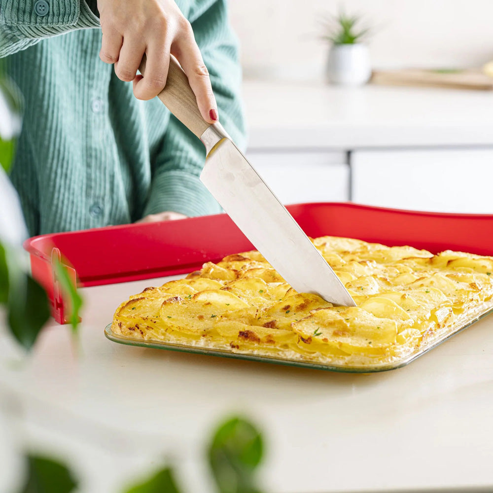 Auflaufform mit Glasboden und Glasfüßen