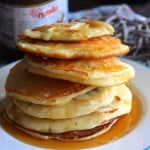 Bananen Pancakes mit Mandeln und Ahornsirup
