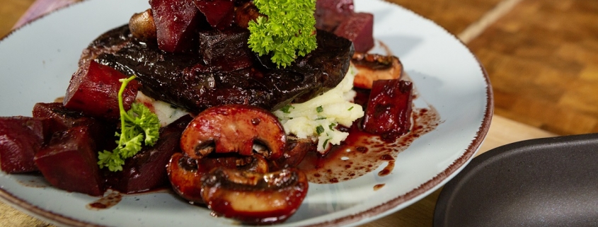 Gundel-Pfannen-Timo-Franke-Auberginen-Steak