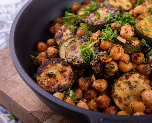 Zucchini Kichererbsen Pfanne