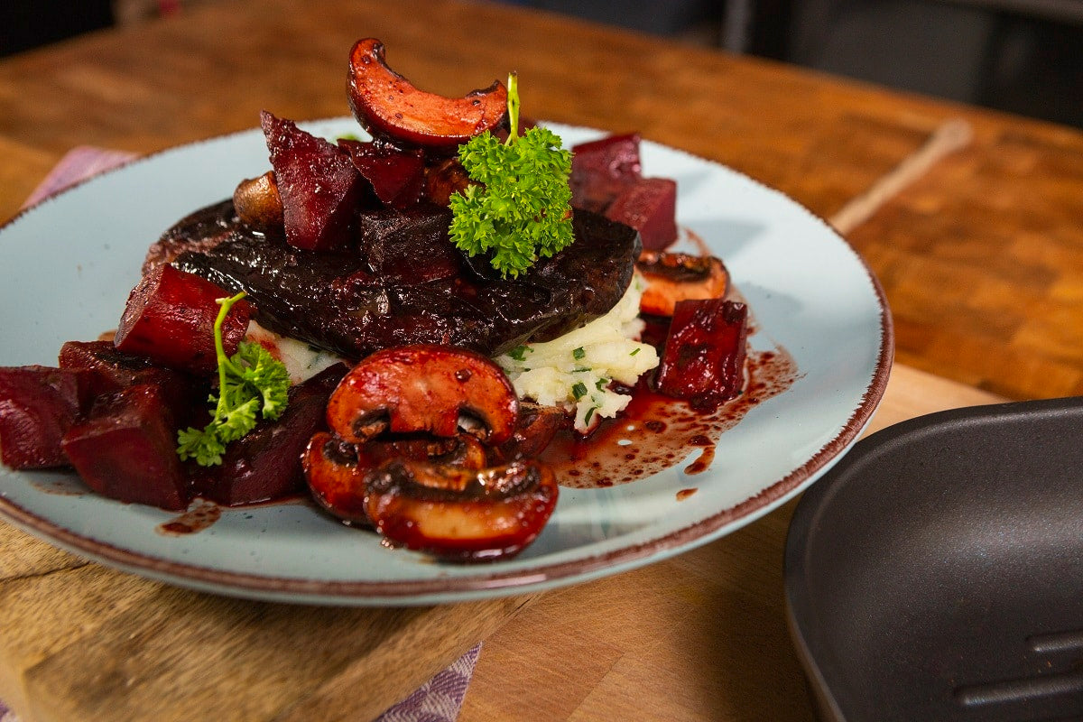 Gundel-Pfannen-Timo-Franke-Auberginen-Steak
